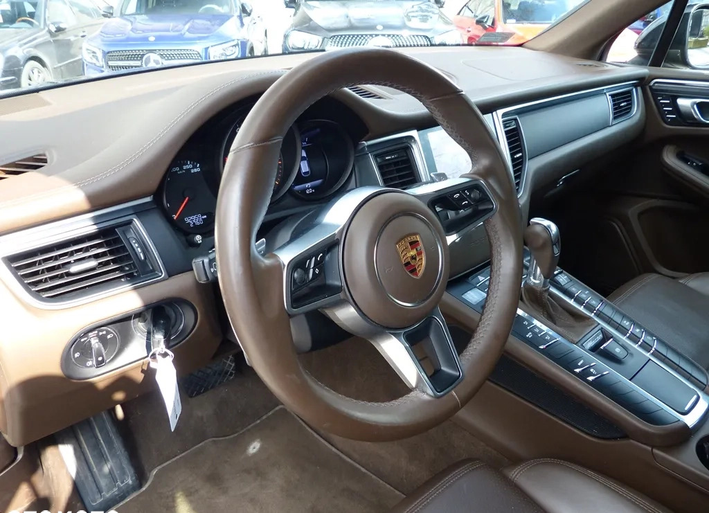 Porsche Macan cena 154900 przebieg: 92959, rok produkcji 2017 z Limanowa małe 301